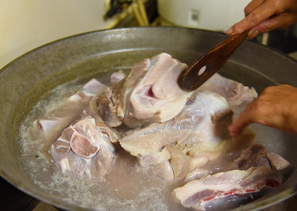 奄美の伝統家庭料理、ウワンフネの作り方