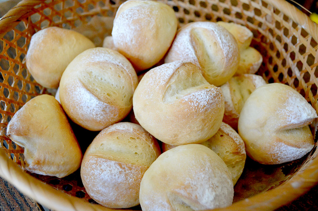 小麦の旨さを感じられる架空食堂Kurauの手作りパン