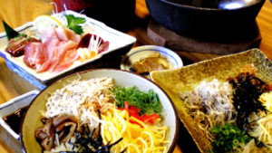 妥協なき仕事から生まれる味！地鶏の黄金スープでいただく「ひさ倉」の鶏飯