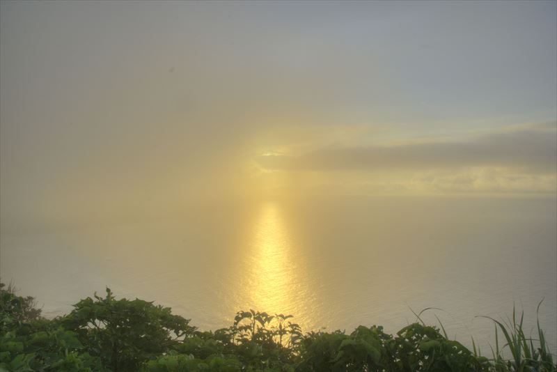 奄美、明神崎展望台からの朝陽