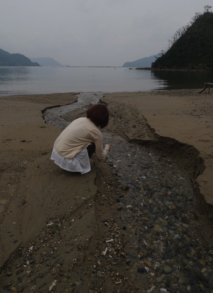 淡水と海水が交わる宇検村ケタグラ浜