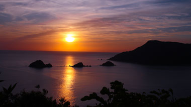 兵隊達も見た夕陽～奄美大島西端西古見集落の戦跡めぐりとサンセット