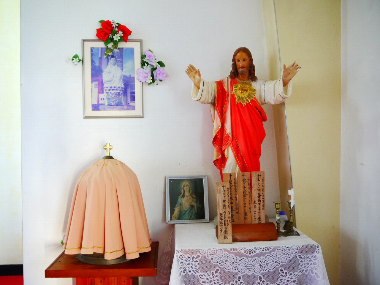 加計呂麻島にある西阿室教会のマリア観音像