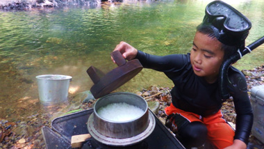 無添加無農薬にこだわる隠れ人気カフェ「チルチルcafe」　野遊びツアーも人気（瀬戸内町阿木名）