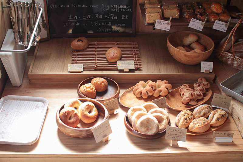 奄美のパン屋：ドーネ・パンのパン