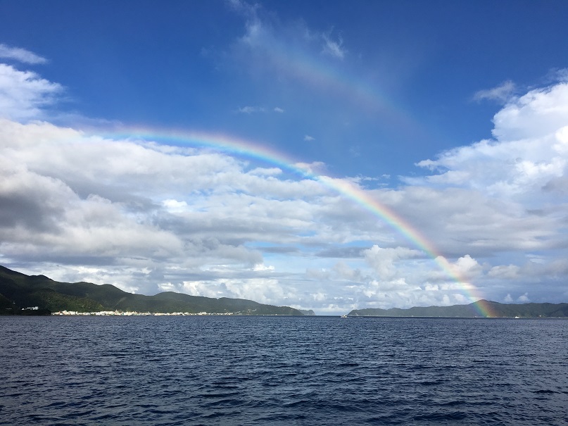 大島海峡にかかる虹