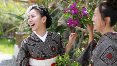 Feel the Connection Between Tradition and the Future at ‘Yumeori no Sato’ as you enjoy viewing and learning about Oshima Tsumugi