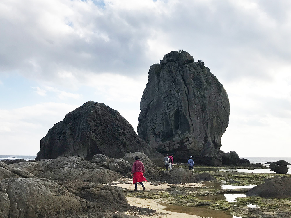 奄美の節田のパワースポット巨石