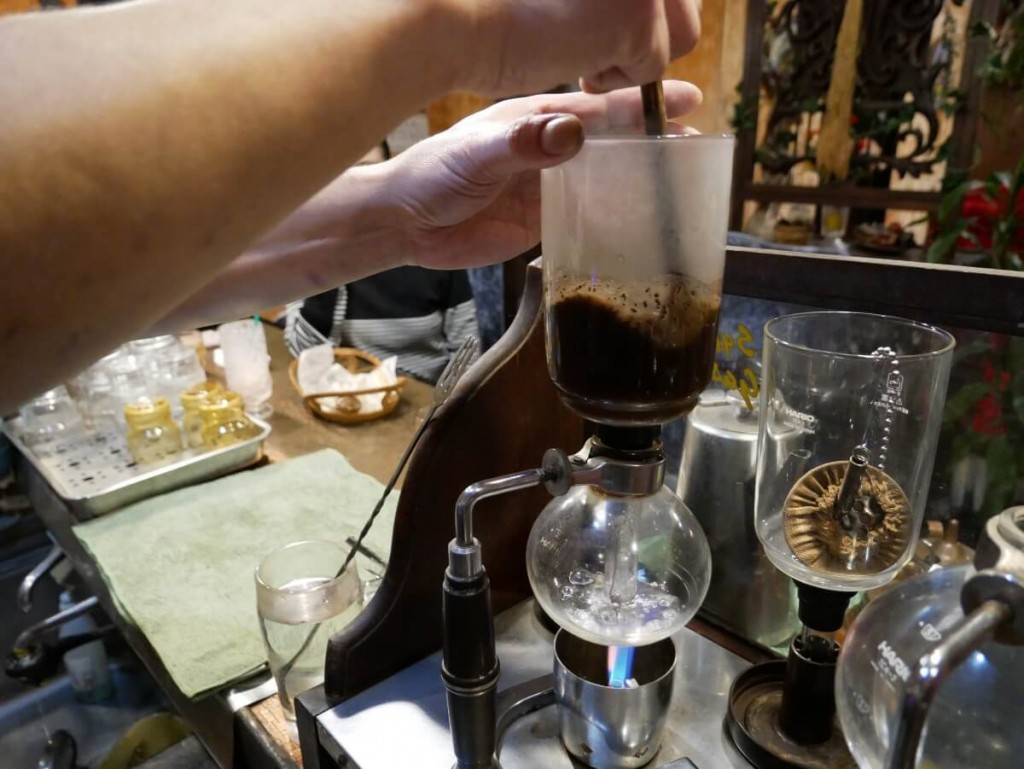 奄美の老舗喫茶店カフェテラス貴望サイフォン式コーヒー