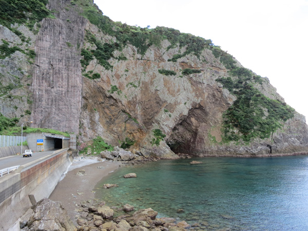 徳浜の断崖の写真